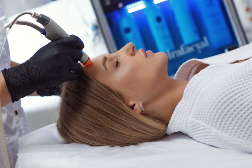 Hydrafacial vs Microdermabrasion: Which One Does My Skin Need?